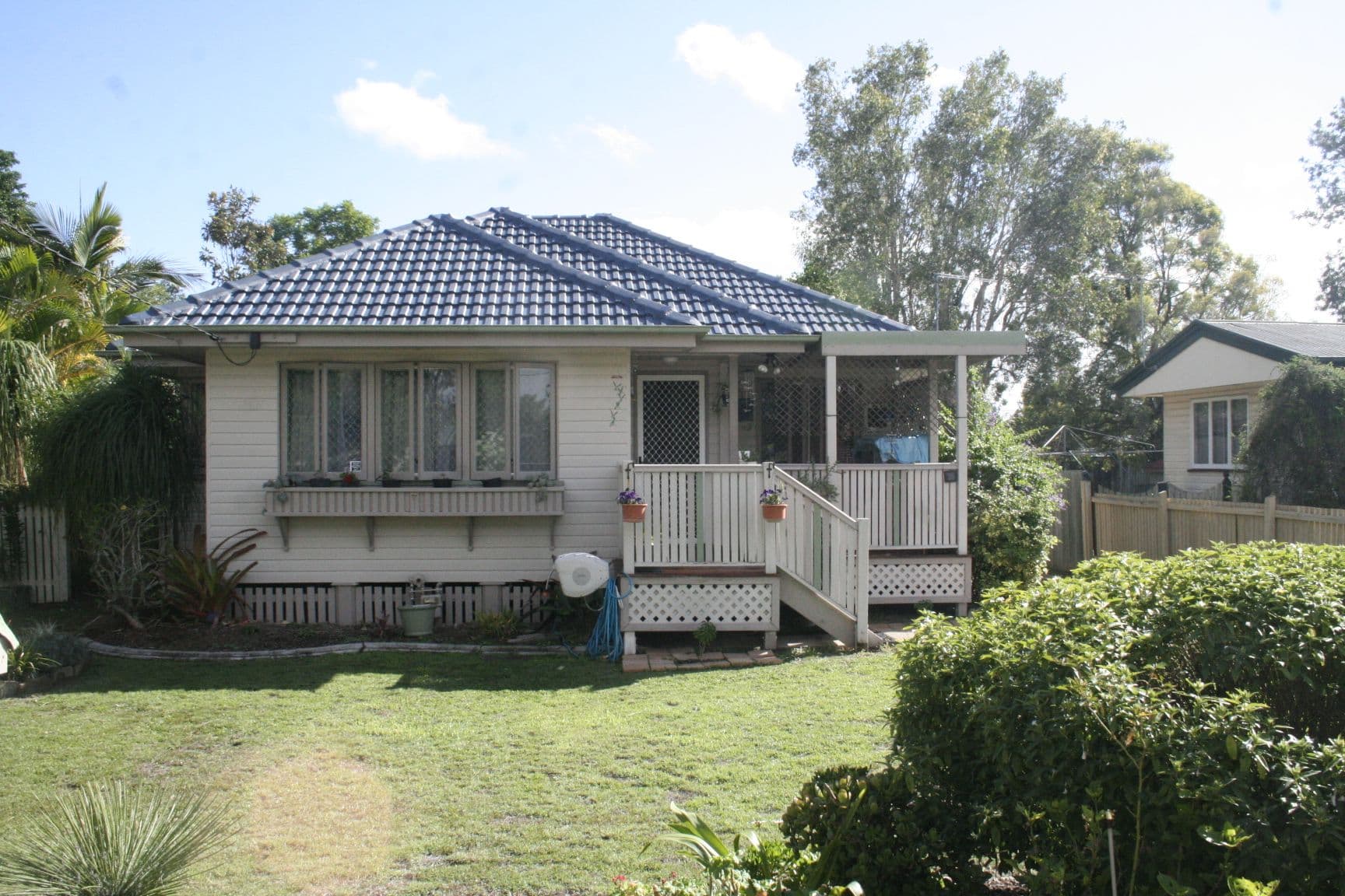 8 Crosshill Street, Leichhardt QLD 4305, Leichhardt - Image 1