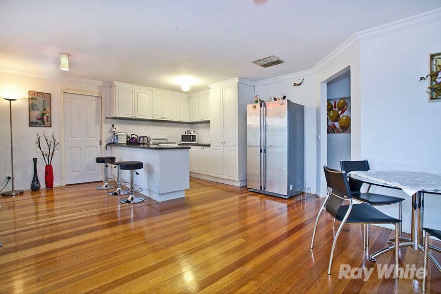 17 Houston Street, Mentone VIC 3194, Mentone - Thumbnail 2