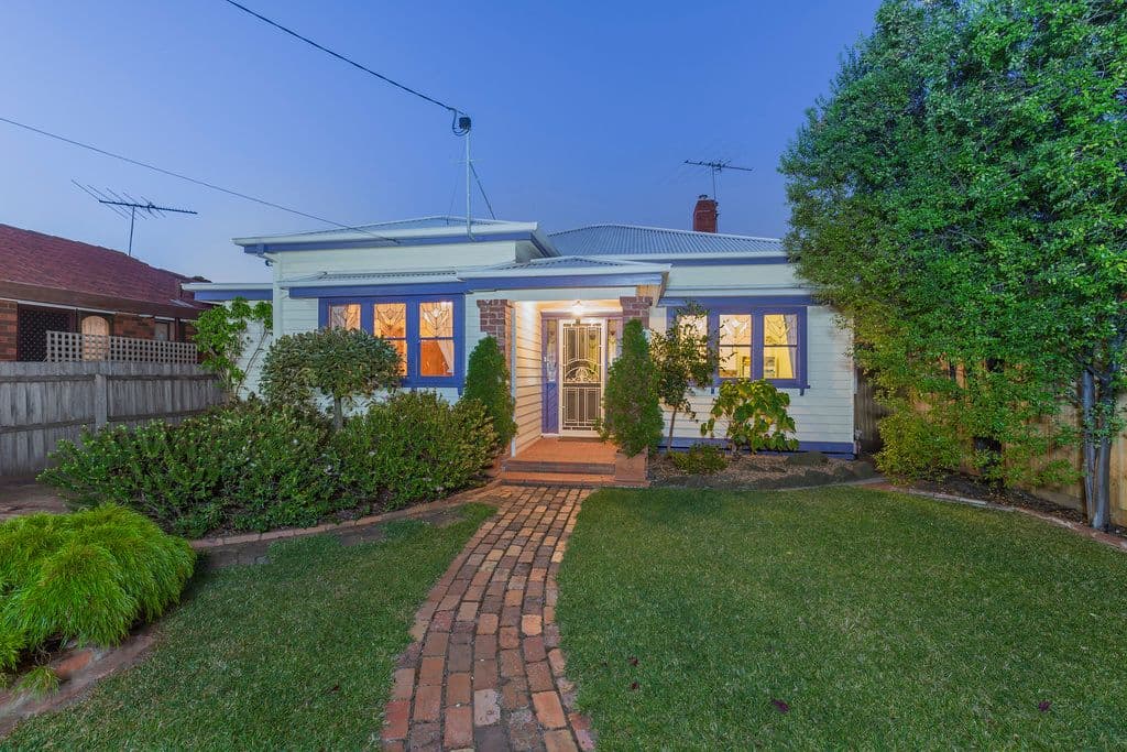 4 Isabella Street, Geelong West VIC 3218, Geelong West - Thumbnail 2