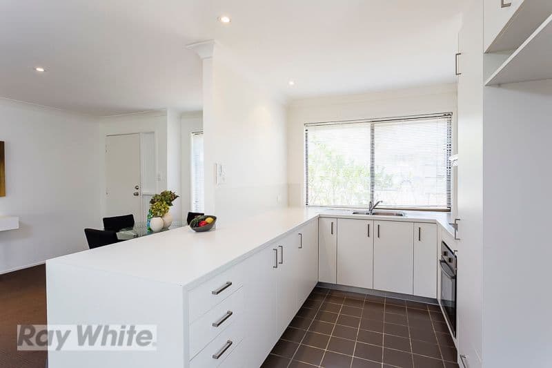 814 Cavendish Road, HOLLAND PARK QLD 4121, Holland Park - Thumbnail 2