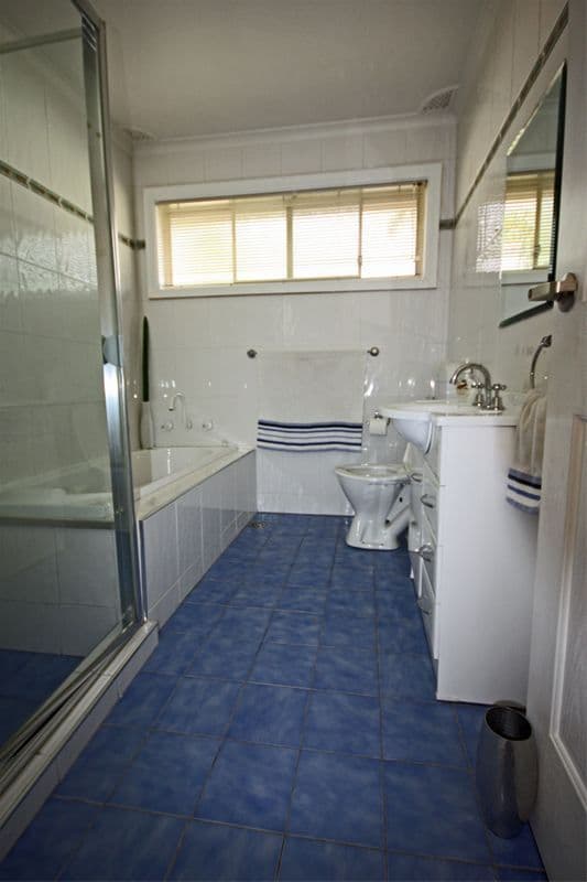 81 Ballantrae Drive, ST ANDREWS NSW 2566, St Andrews - Thumbnail 5