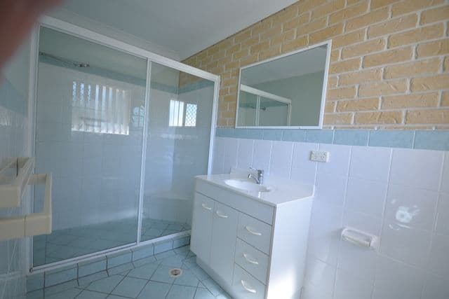15 Coronation Avenue, Beachmere QLD 4510, Beachmere - Thumbnail 8