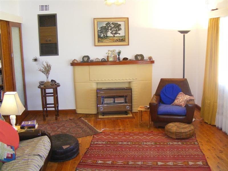 2 Belmore Street, COWRA NSW 2794, Cowra - Thumbnail 2
