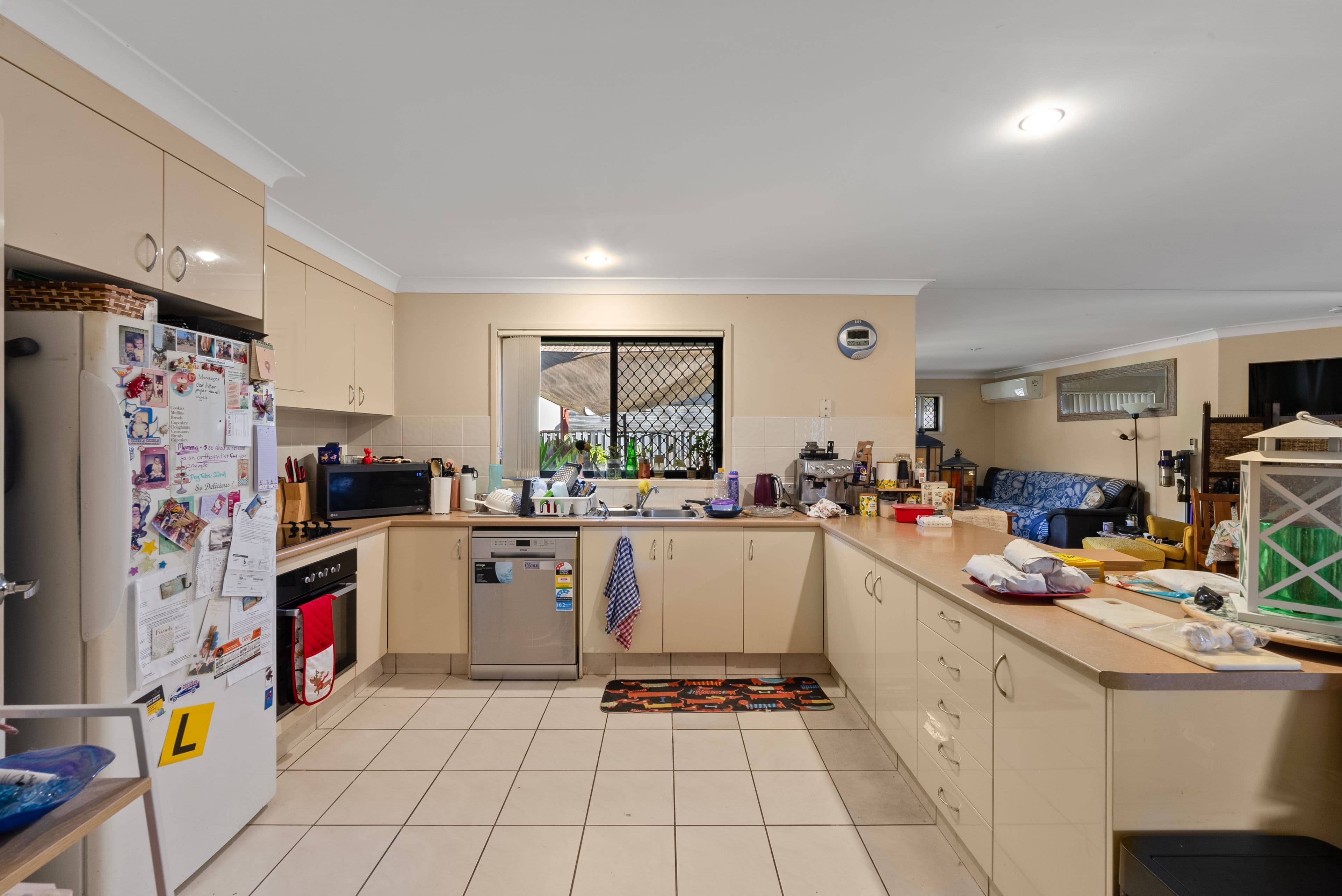 33 Witheren Circuit, Pacific Pines QLD 4211, Pacific Pines - Thumbnail 4