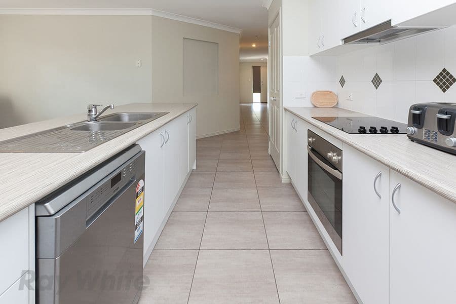 34 Riverside Crescent, Springfield Lakes QLD 4300, Springfield Lakes - Thumbnail 3