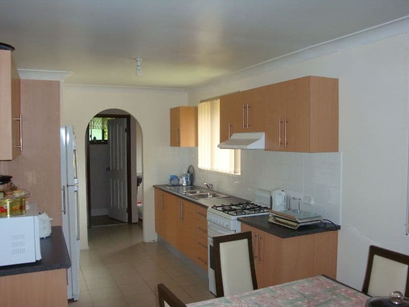 2 Ona Close, BOSSLEY PARK NSW 2176, Bossley Park - Thumbnail 2