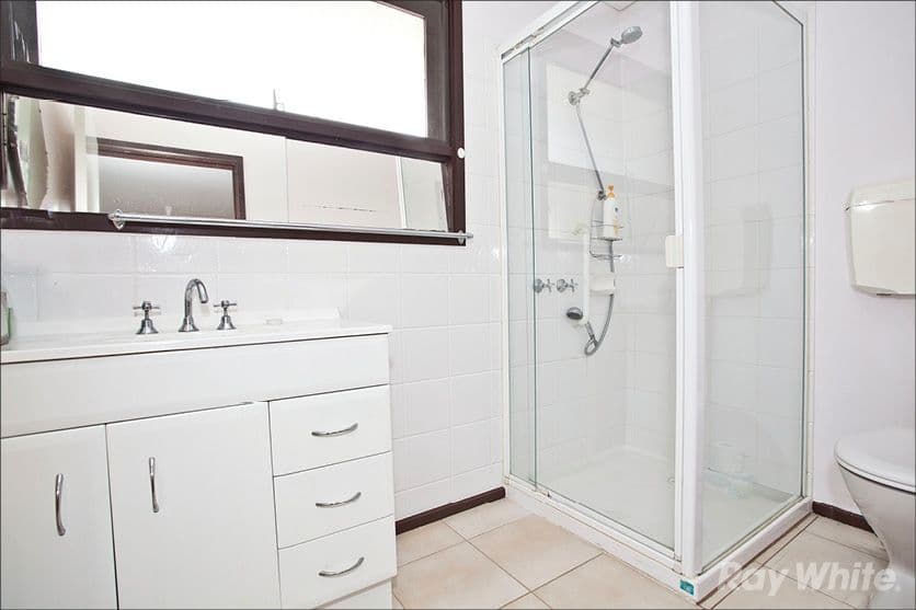 18 Compton Street, GLEN WAVERLEY VIC 3150, Glen Waverley - Thumbnail 8