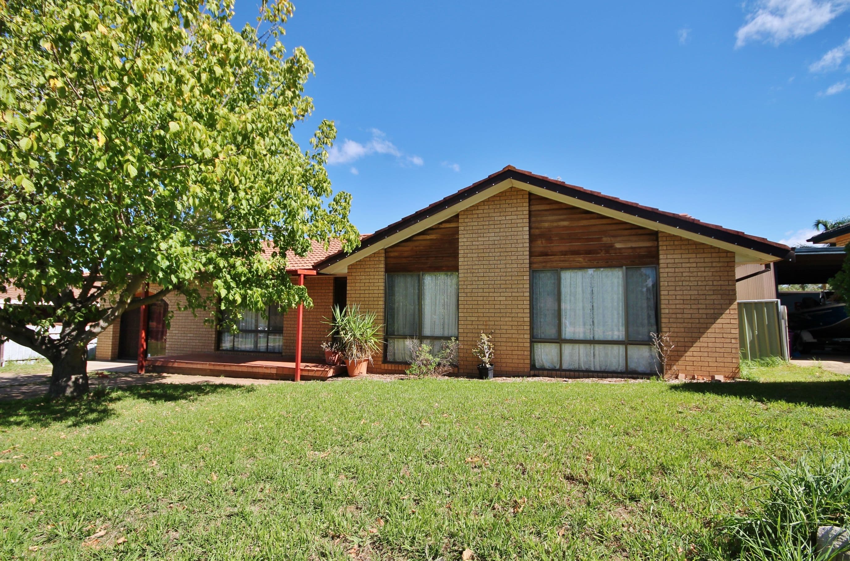68 Blackett Avenue, Young - Image 1