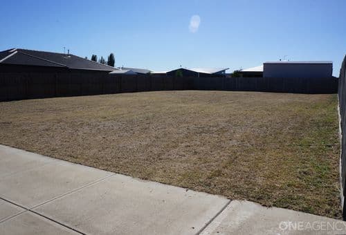 14 Heritage Boulevard, Morwell, Morwell - Image 1