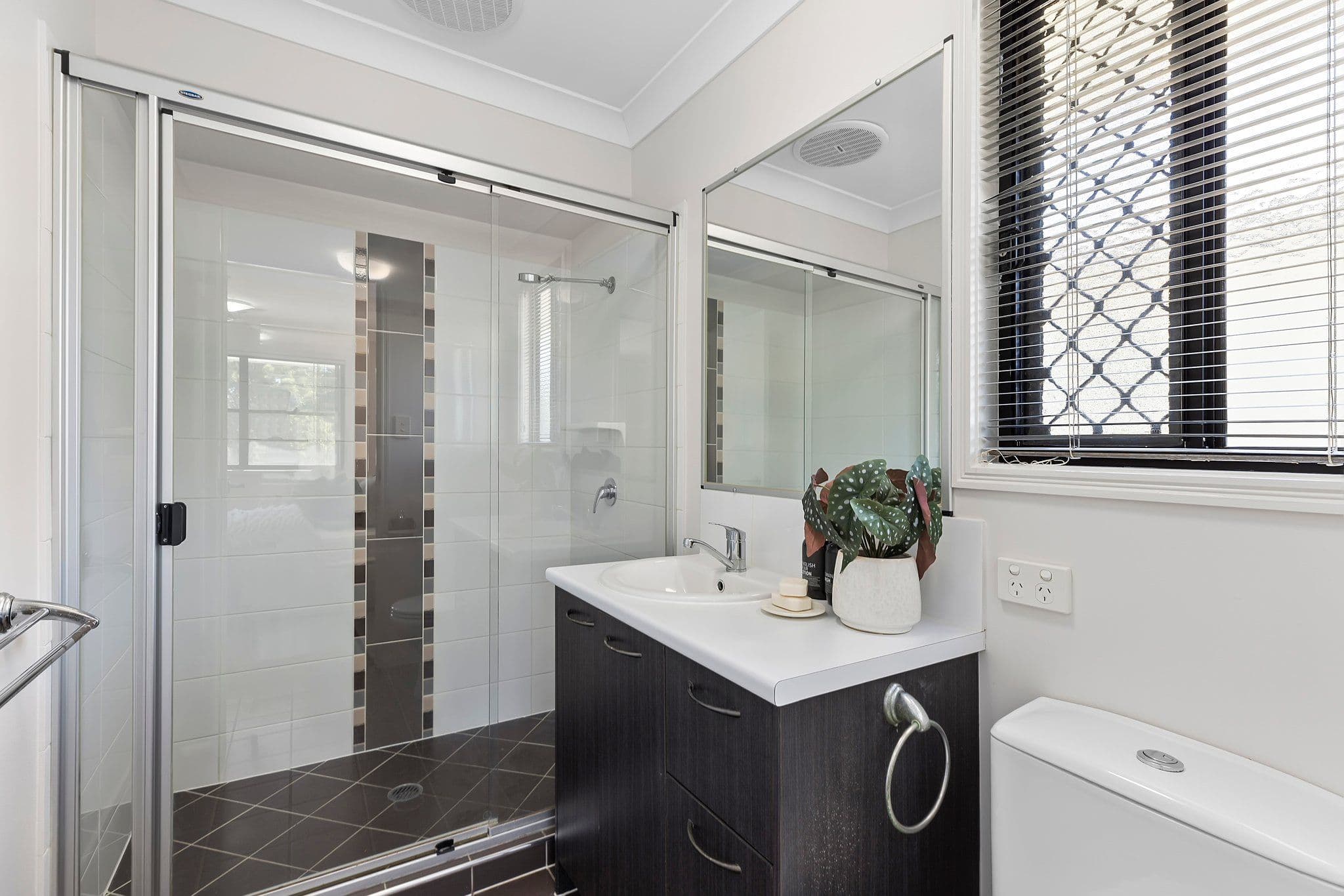 7 Parkwater Close, Upper Kedron QLD 4055, Upper Kedron - Thumbnail 8