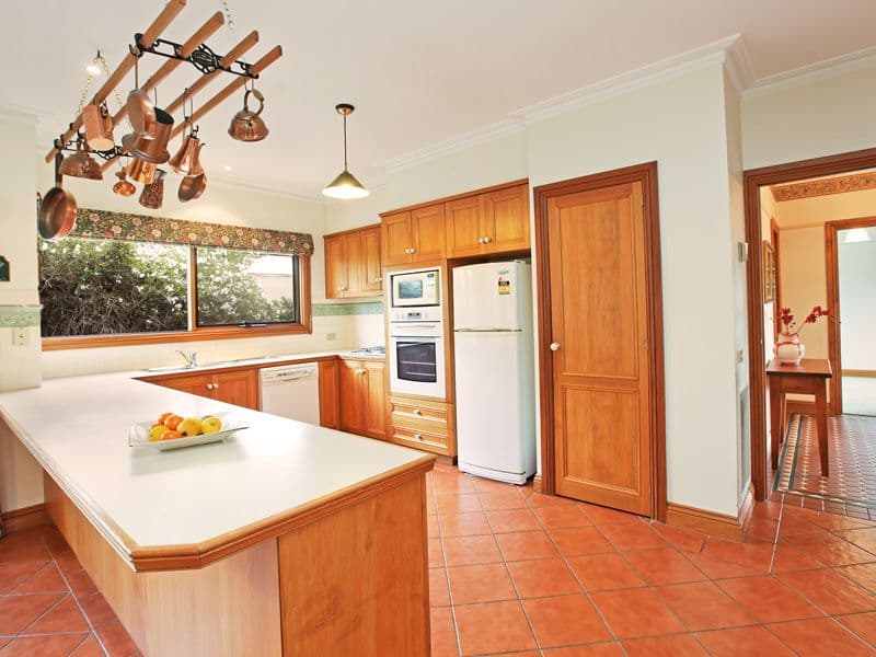 81 Glastonbury Drive, HIGHTON VIC 3216, Highton - Thumbnail 2