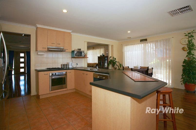 7 Fairhaven Boulevard, CRANBOURNE VIC 3977, Cranbourne West - Thumbnail 8