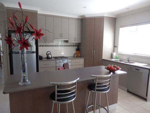 11 Caroline Court, ECHUCA VIC 3564, Echuca - Thumbnail 2