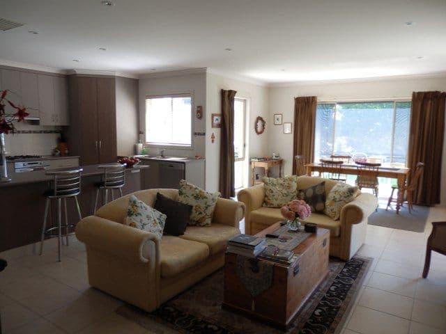 11 Caroline Court, ECHUCA VIC 3564, Echuca - Thumbnail 8