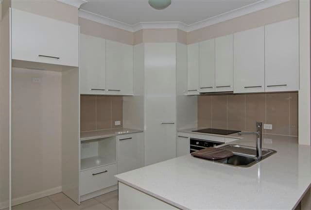 Unit 4, 38 Victory Street, NEWTOWN QLD 4350, Newtown - Thumbnail 3
