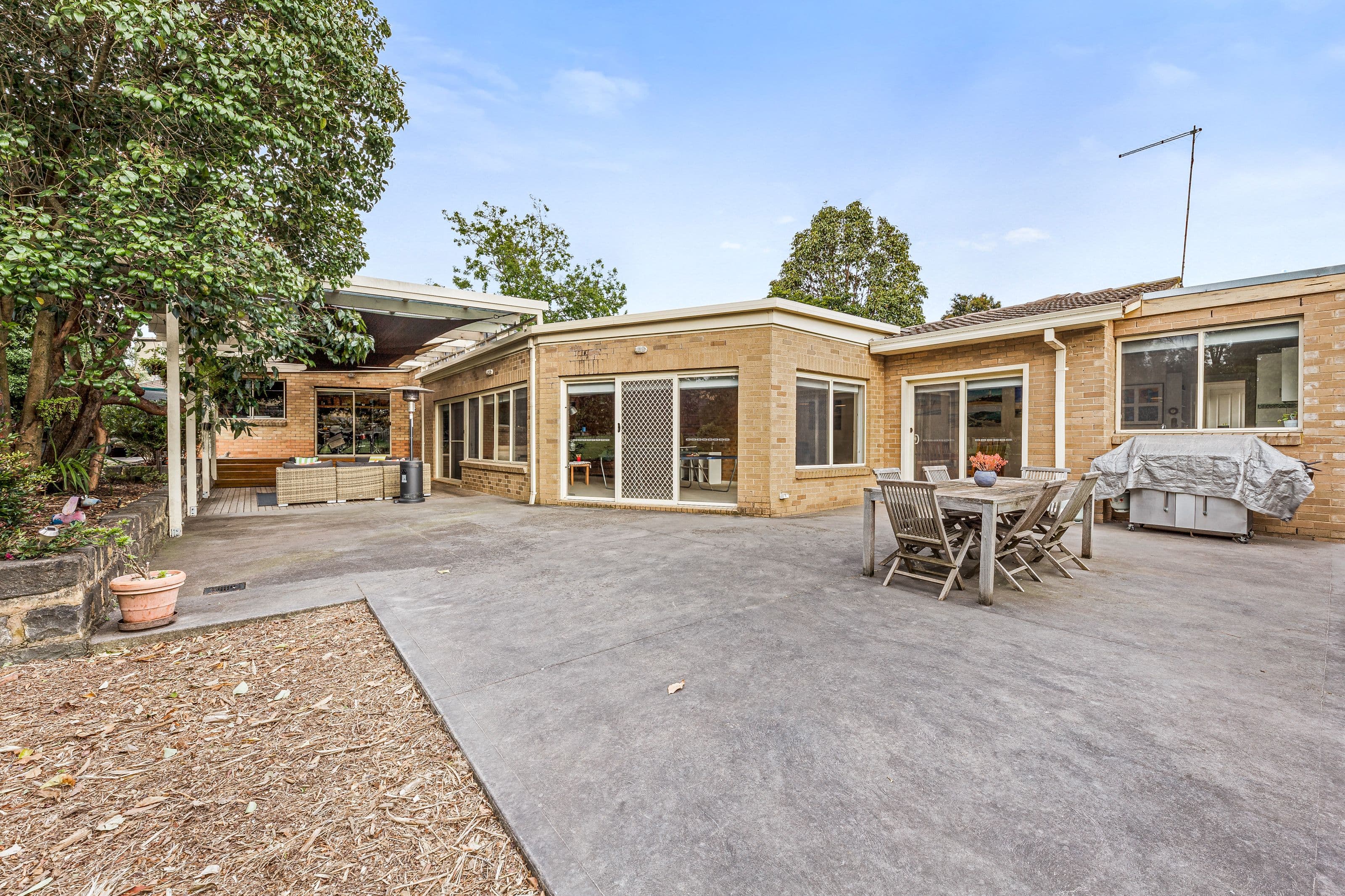 4 Rowland Court, Glen Waverley VIC 3150, Glen Waverley - Image 1
