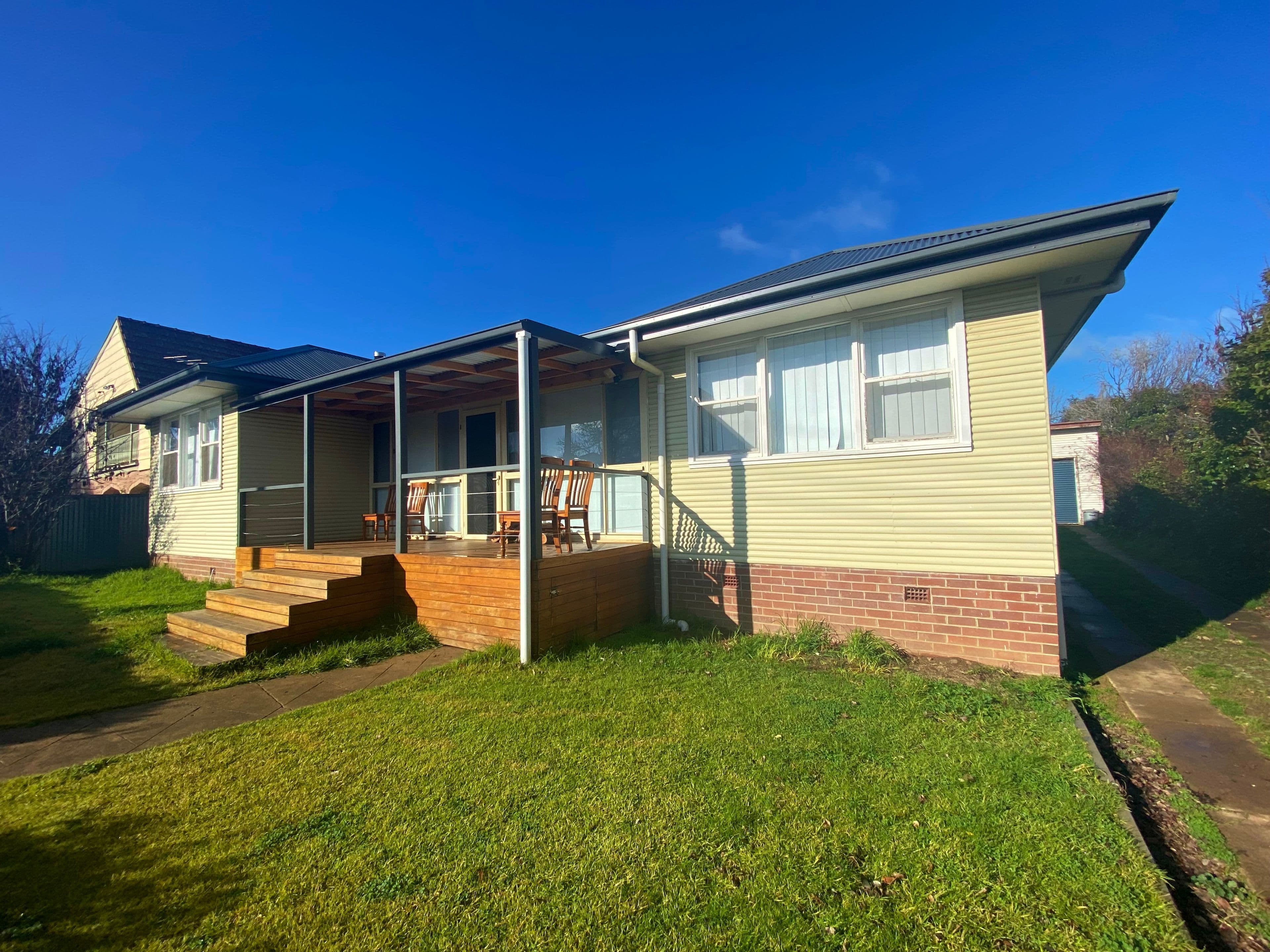 8 Karabah Avenue, Young NSW 2594, Young - Thumbnail 2