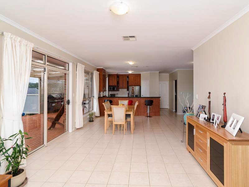 9 Weyburn Court, Heidelberg, Heidelberg - Thumbnail 6