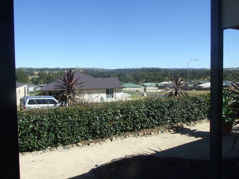 28 Naomi Drive, CROWS NEST QLD 4355, Crows Nest - Thumbnail 4