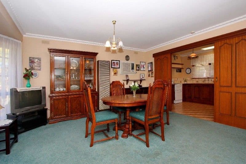 37 Warwick Road, GREENSBOROUGH VIC 3088, Greensborough - Thumbnail 2