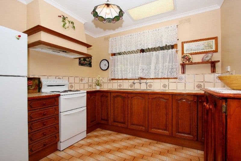 37 Warwick Road, GREENSBOROUGH VIC 3088, Greensborough - Thumbnail 4