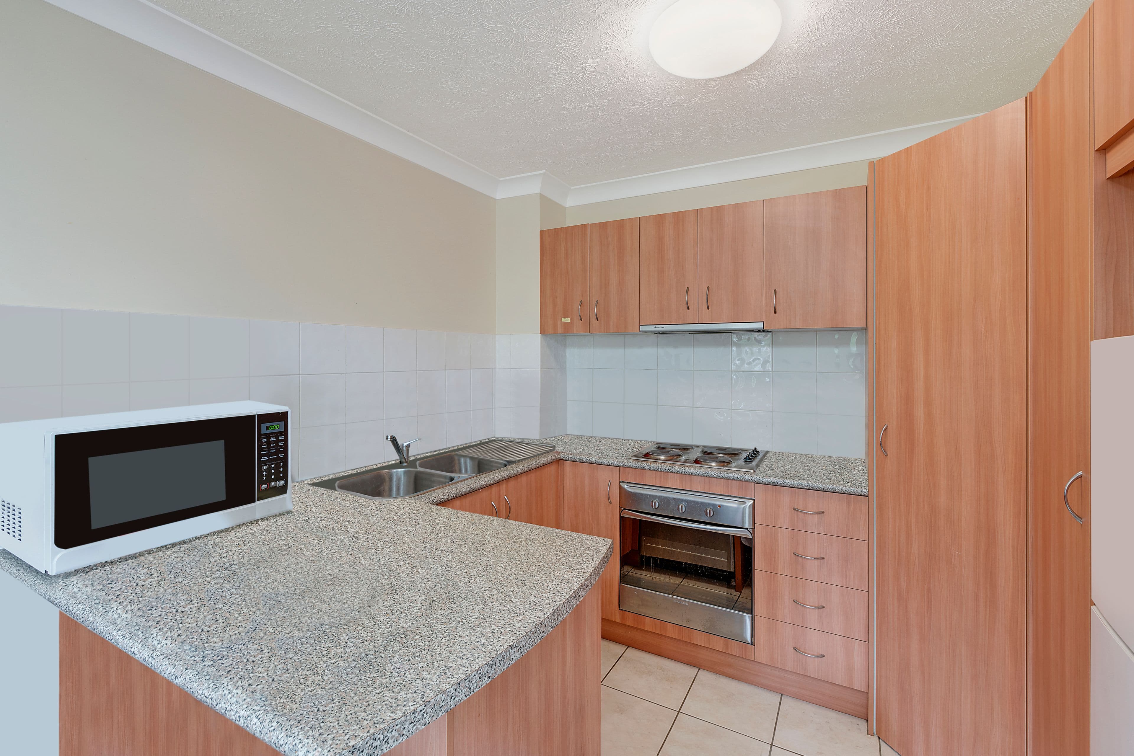 8-12 Whitby Street, Southport QLD 4215, Southport - Thumbnail 4