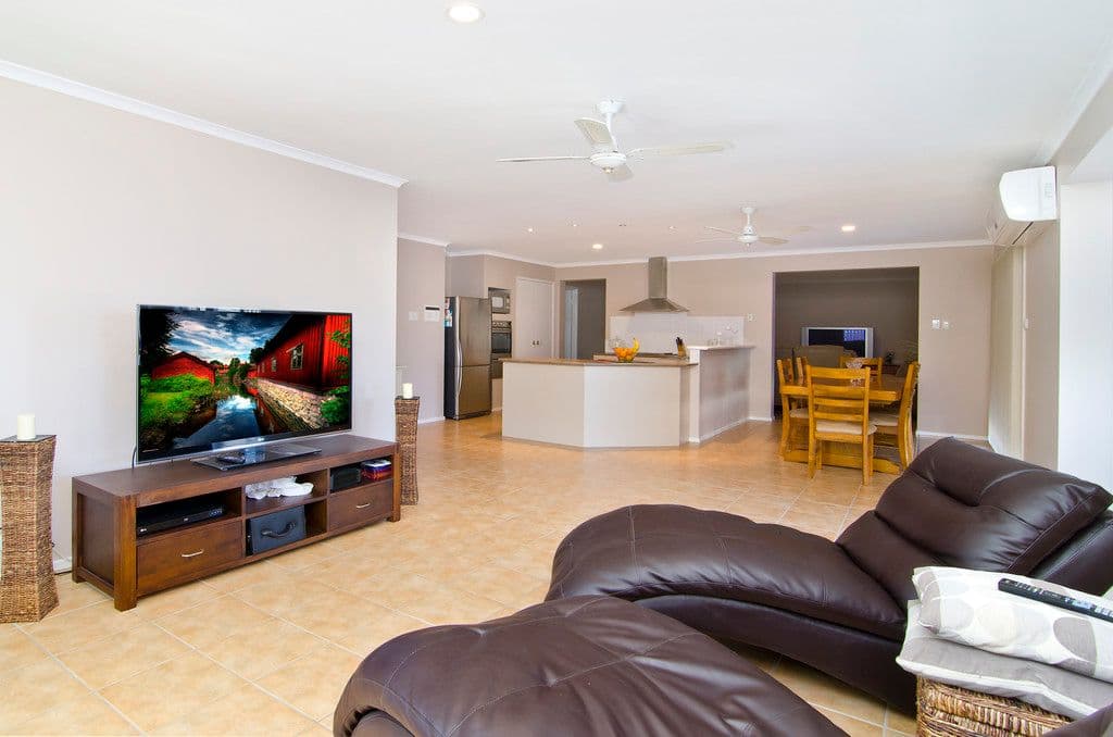 12 Ardisia Court, BURLEIGH HEADS QLD 4220, Burleigh Heads - Thumbnail 2