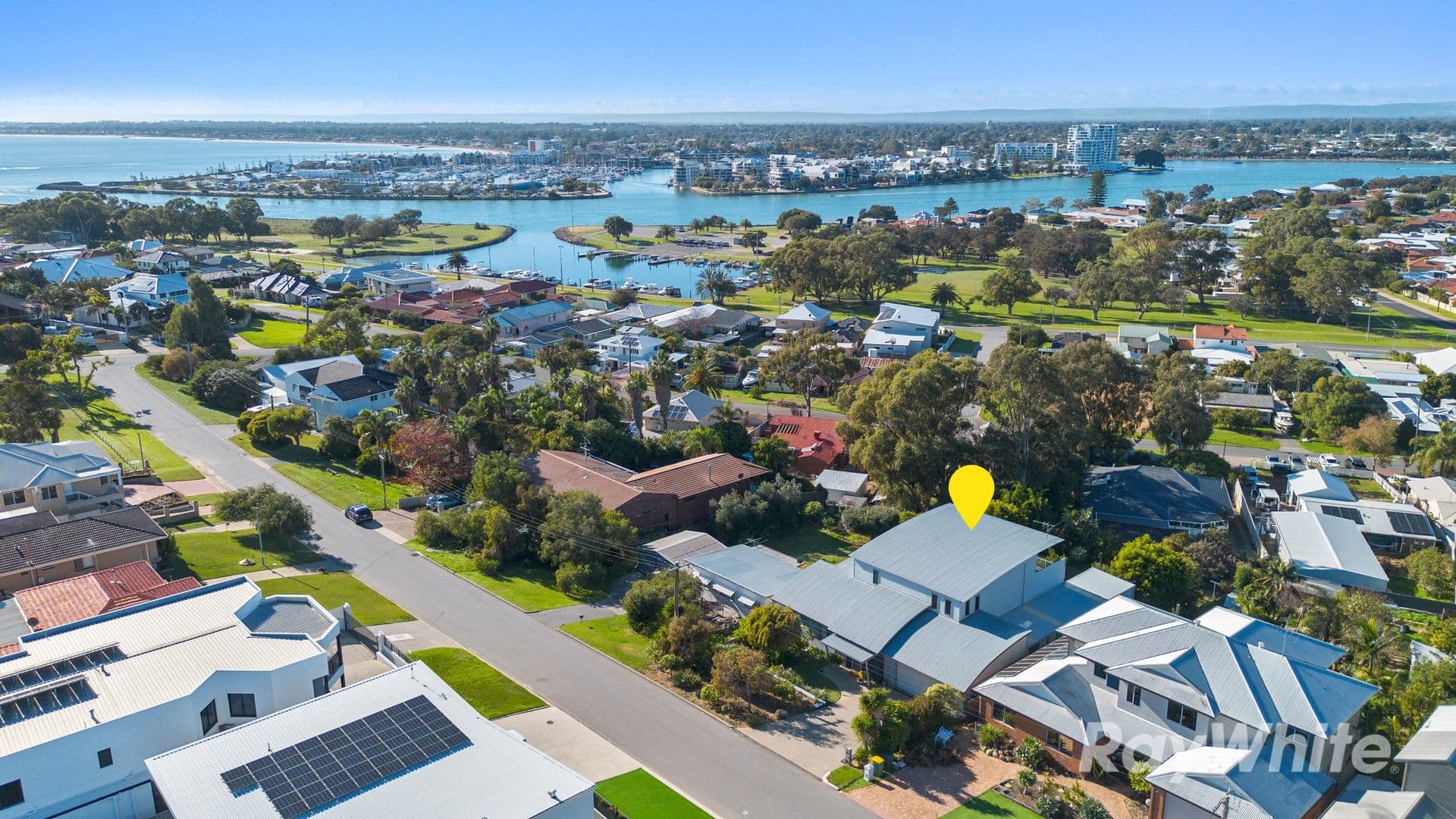 7 Wicklow Road, Halls Head WA 6210, Halls Head - Thumbnail 4