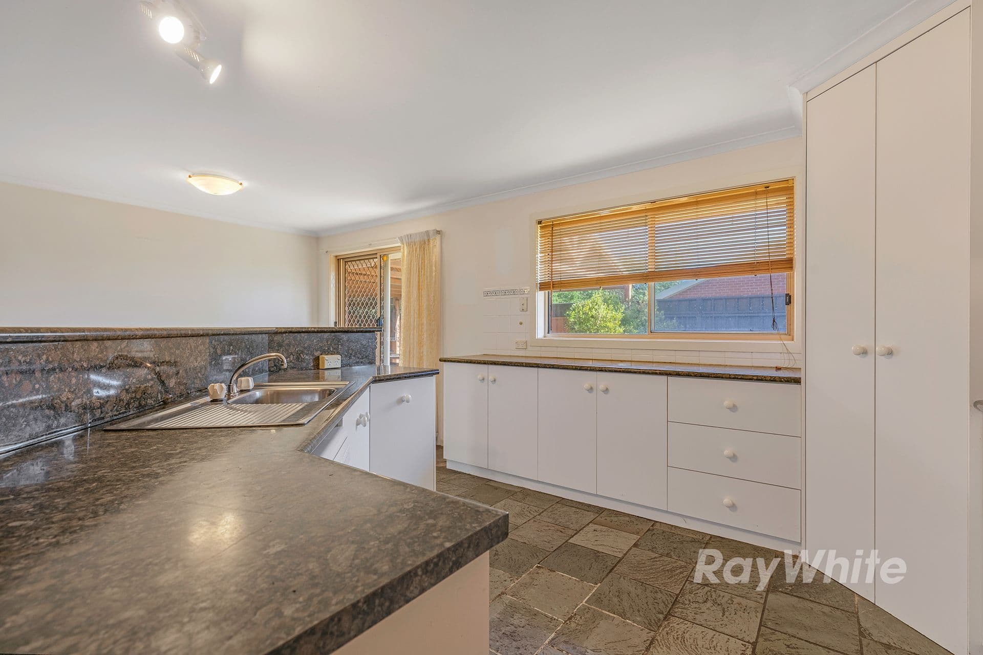 12 Rob Roy Court, Echuca VIC 3564, Echuca - Thumbnail 5