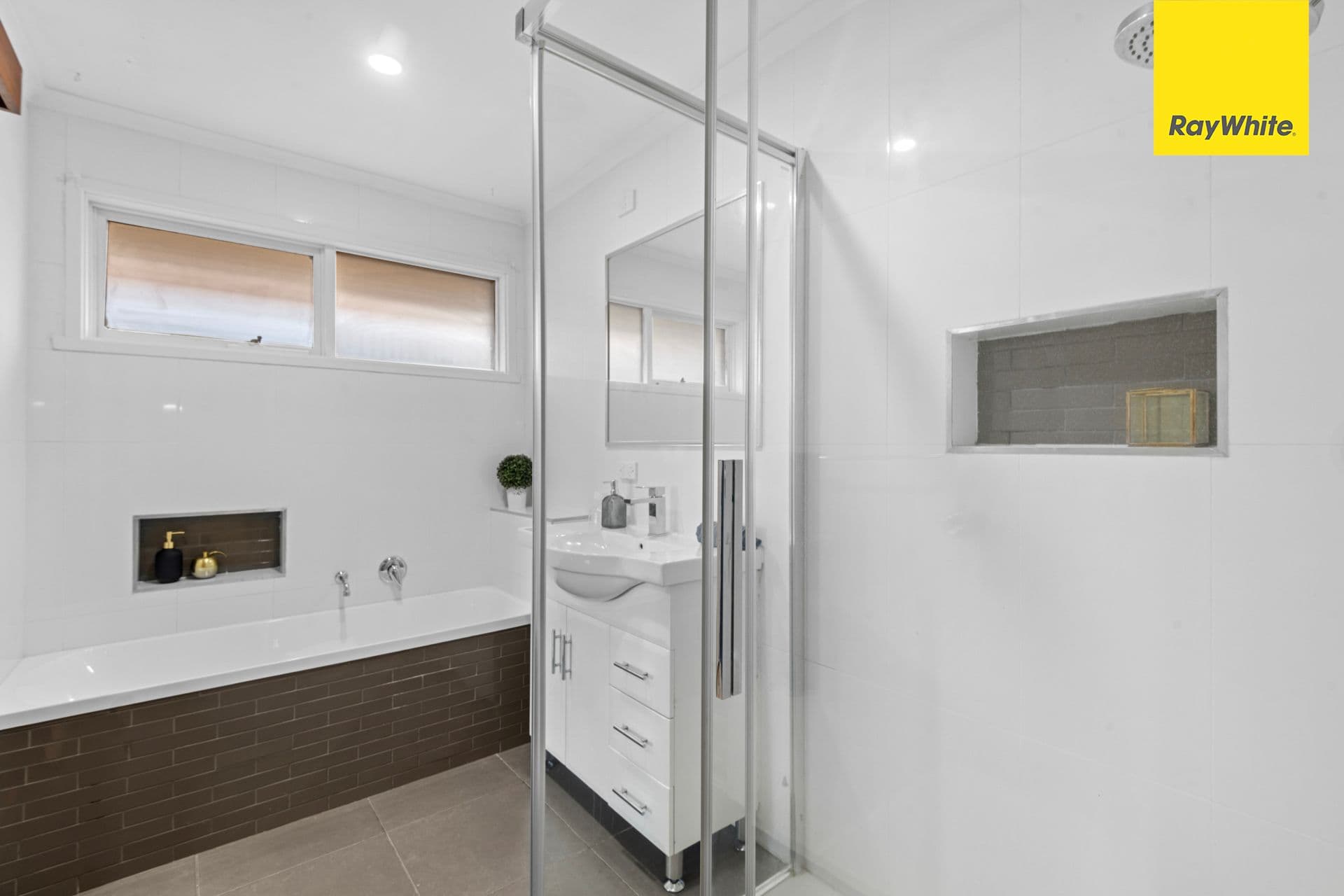 16 Chelmsford Way, Melton West VIC 3337, Melton West - Thumbnail 6