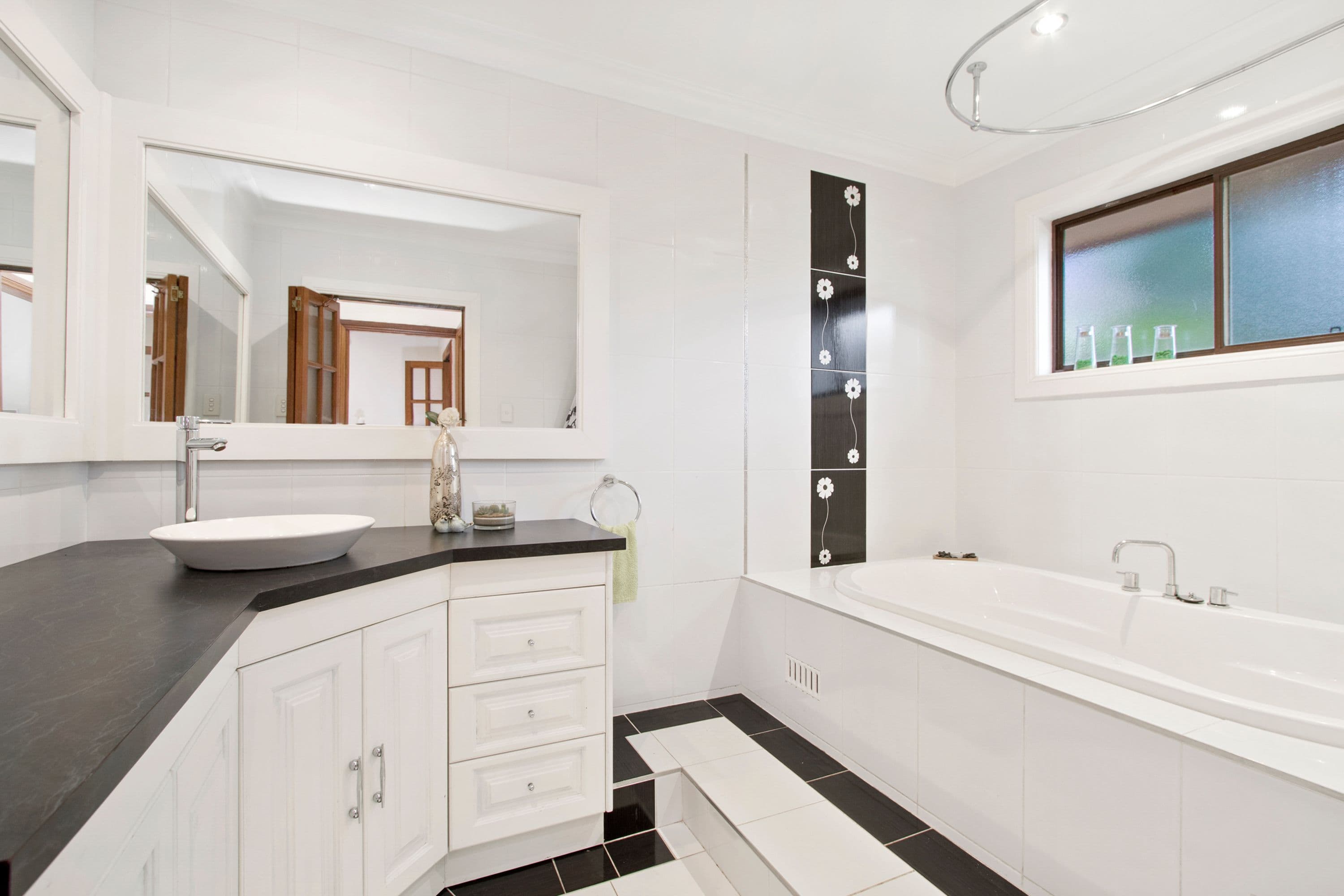 2 Waratah Street, Bowen Mountain - Thumbnail 5
