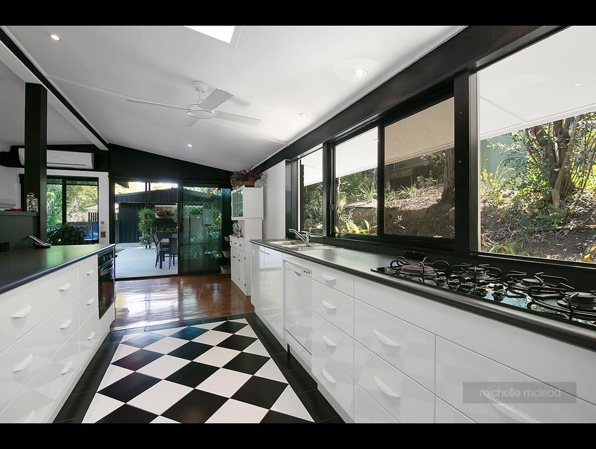 14 Kimba Street, Chapel Hill QLD 4069, Chapel Hill - Thumbnail 4
