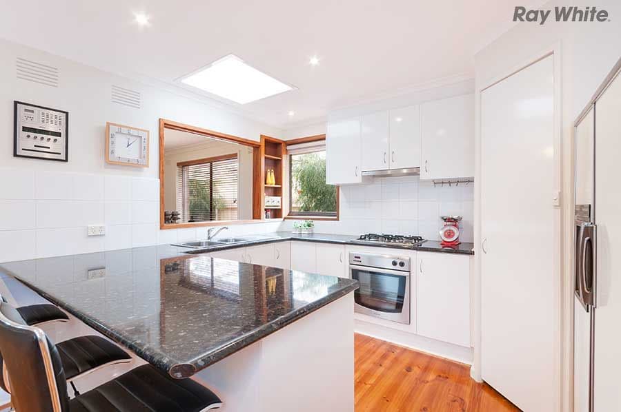 6 Lago Close, Keilor Downs VIC 3038, Keilor Downs - Thumbnail 3