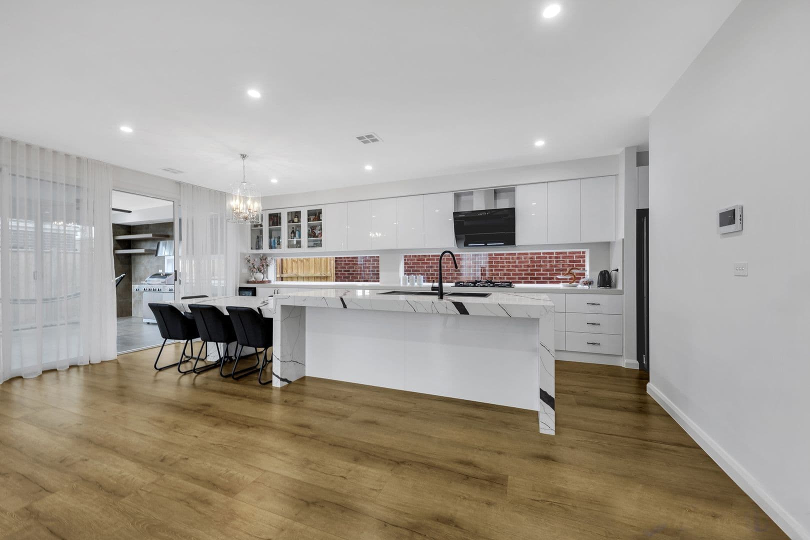 20 Clowes Street, Mickleham VIC 3064, Mickleham - Thumbnail 3