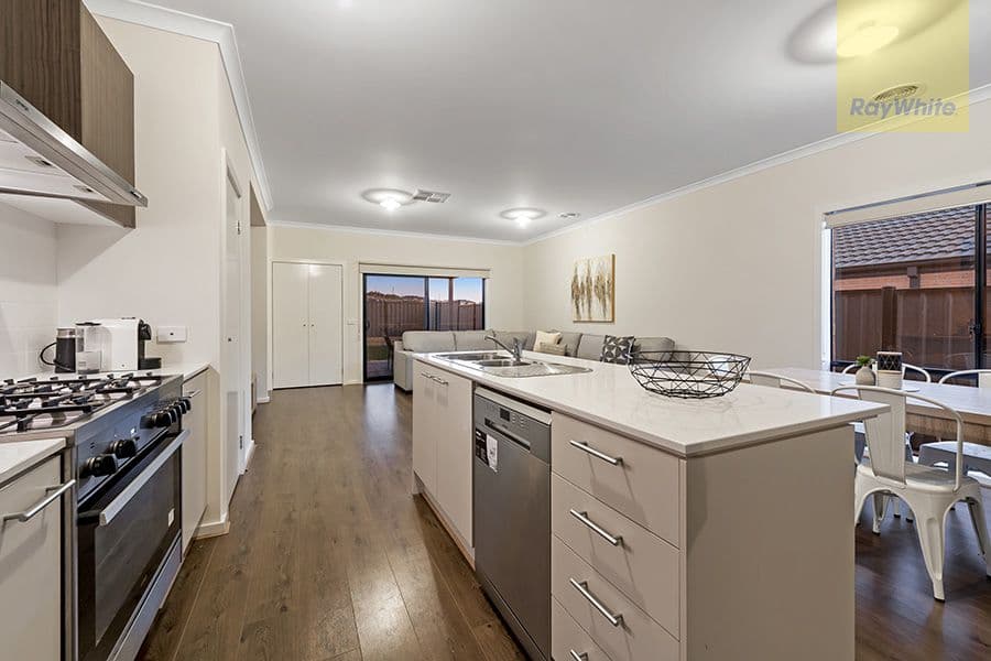78 Wisteria Avenue, Craigieburn VIC 3064, Craigieburn - Thumbnail 3