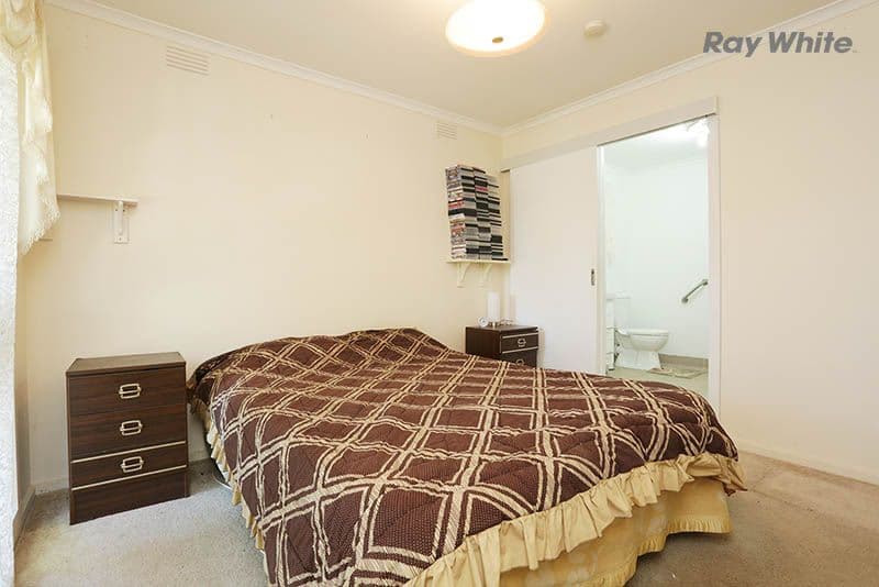 3 Roach Drive, Altona Meadows VIC 3028, Altona Meadows - Thumbnail 5
