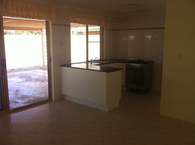 19 Cygnet Close, BALLAJURA WA 6066, Ballajura - Thumbnail 4