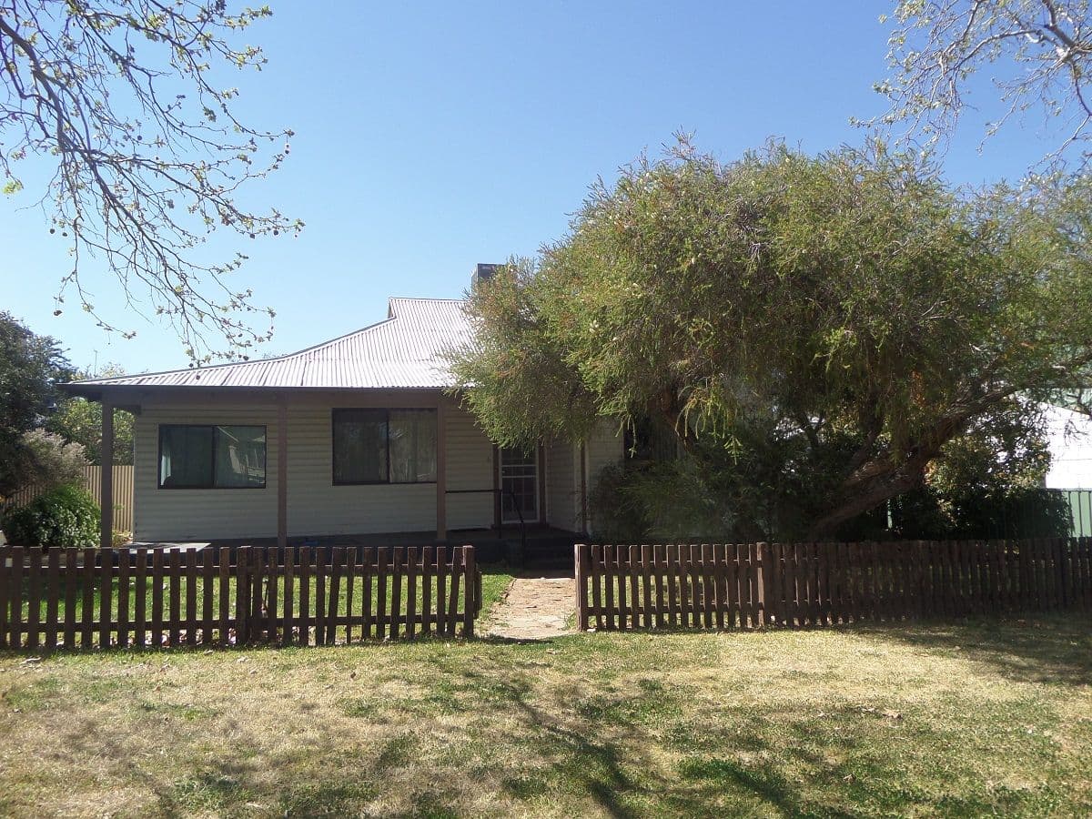 35 Arthur Street, NARRANDERA NSW 2700, Narrandera - Image 1