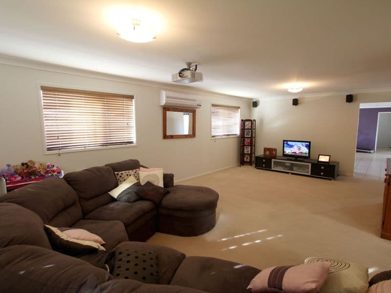 36 Wallum Drive, PARKINSON QLD 4115, Parkinson - Thumbnail 4