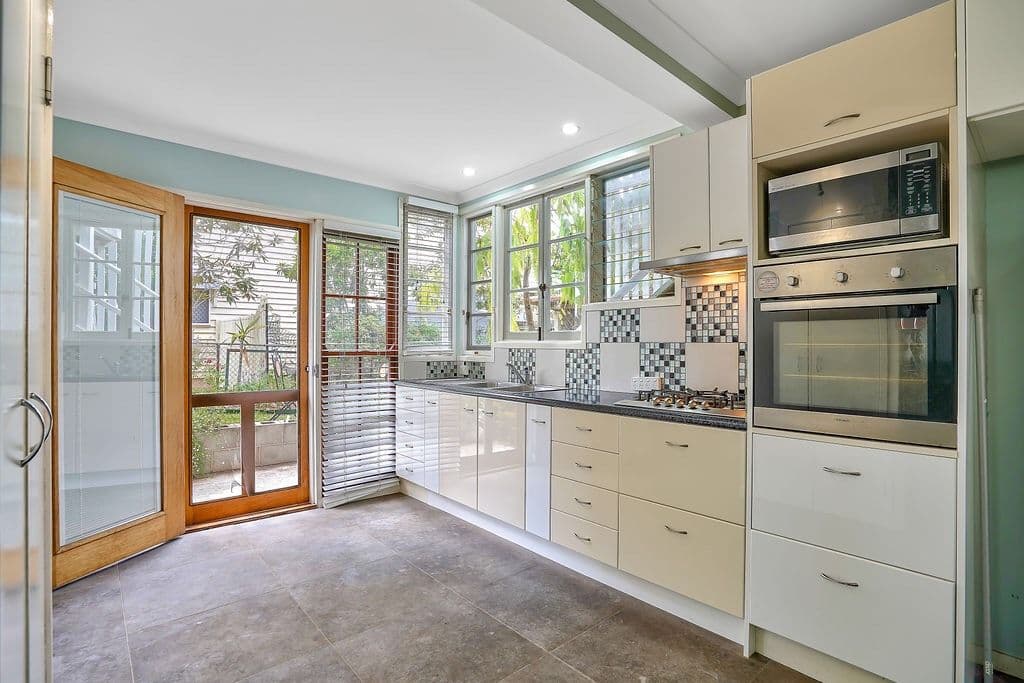 11 Irwin Terrace, Oxley QLD 4075, Oxley - Thumbnail 8