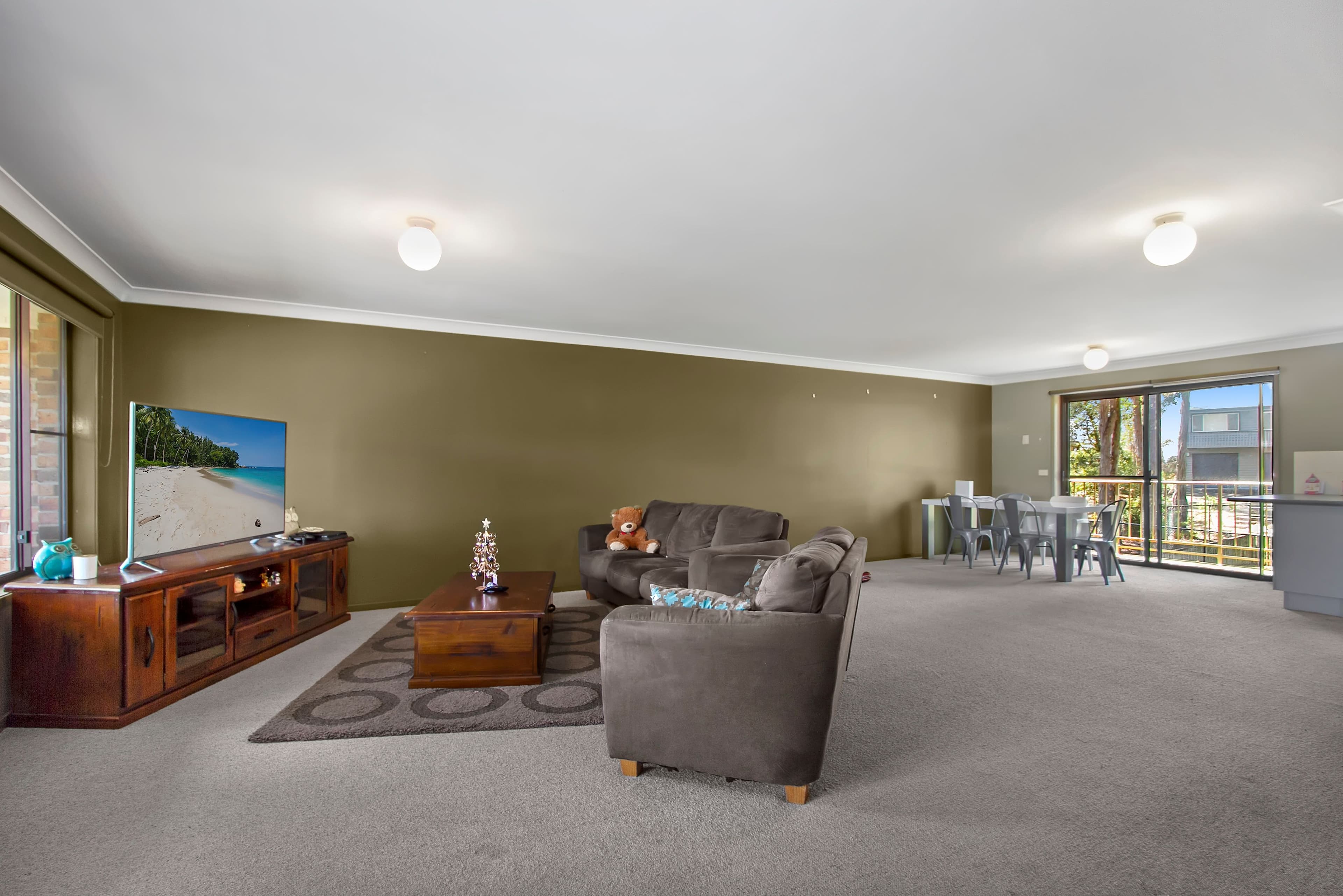 3 Edgewood Place, Denhams Beach - Thumbnail 2
