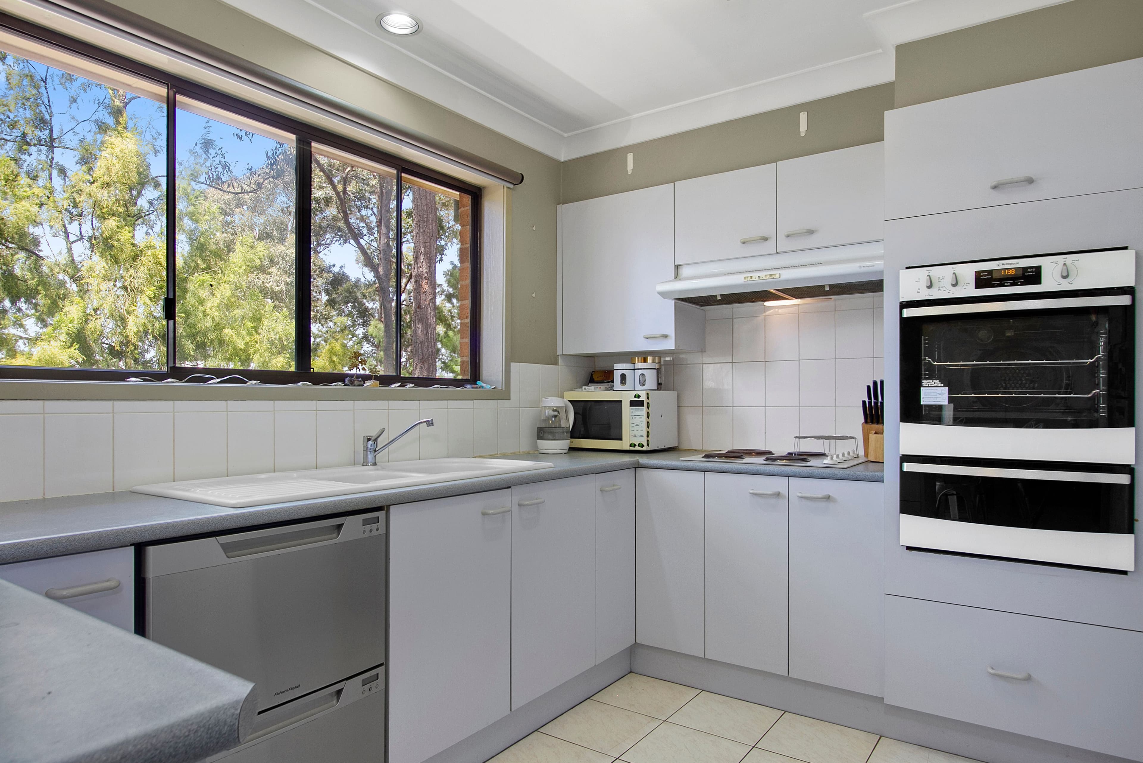3 Edgewood Place, Denhams Beach - Thumbnail 4