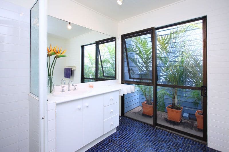 25 Merrilyn Street, CHAPEL HILL QLD 4069, Chapel Hill - Thumbnail 4