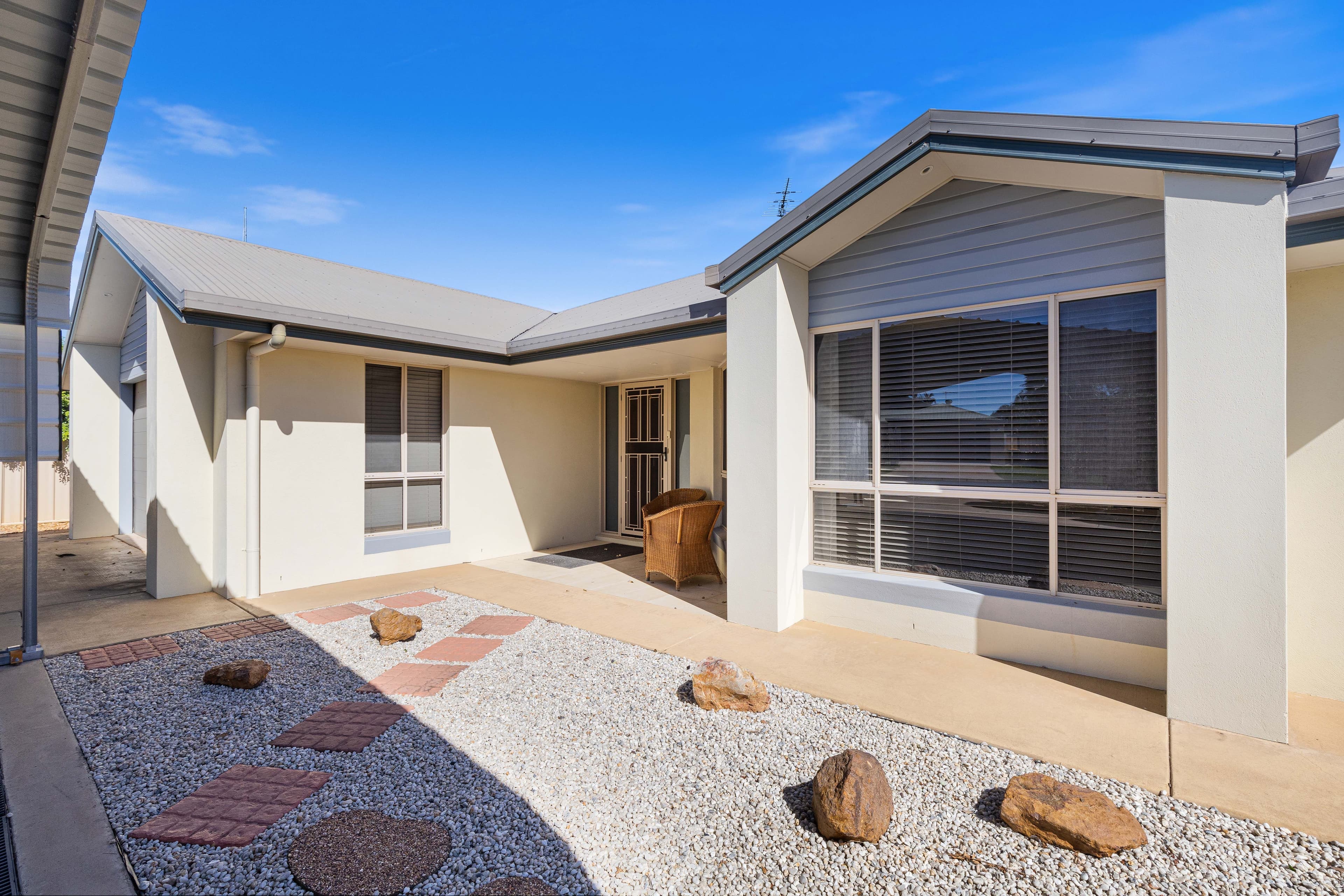 49 Crinum Crescent, Emerald QLD 4720, Emerald - Thumbnail 2