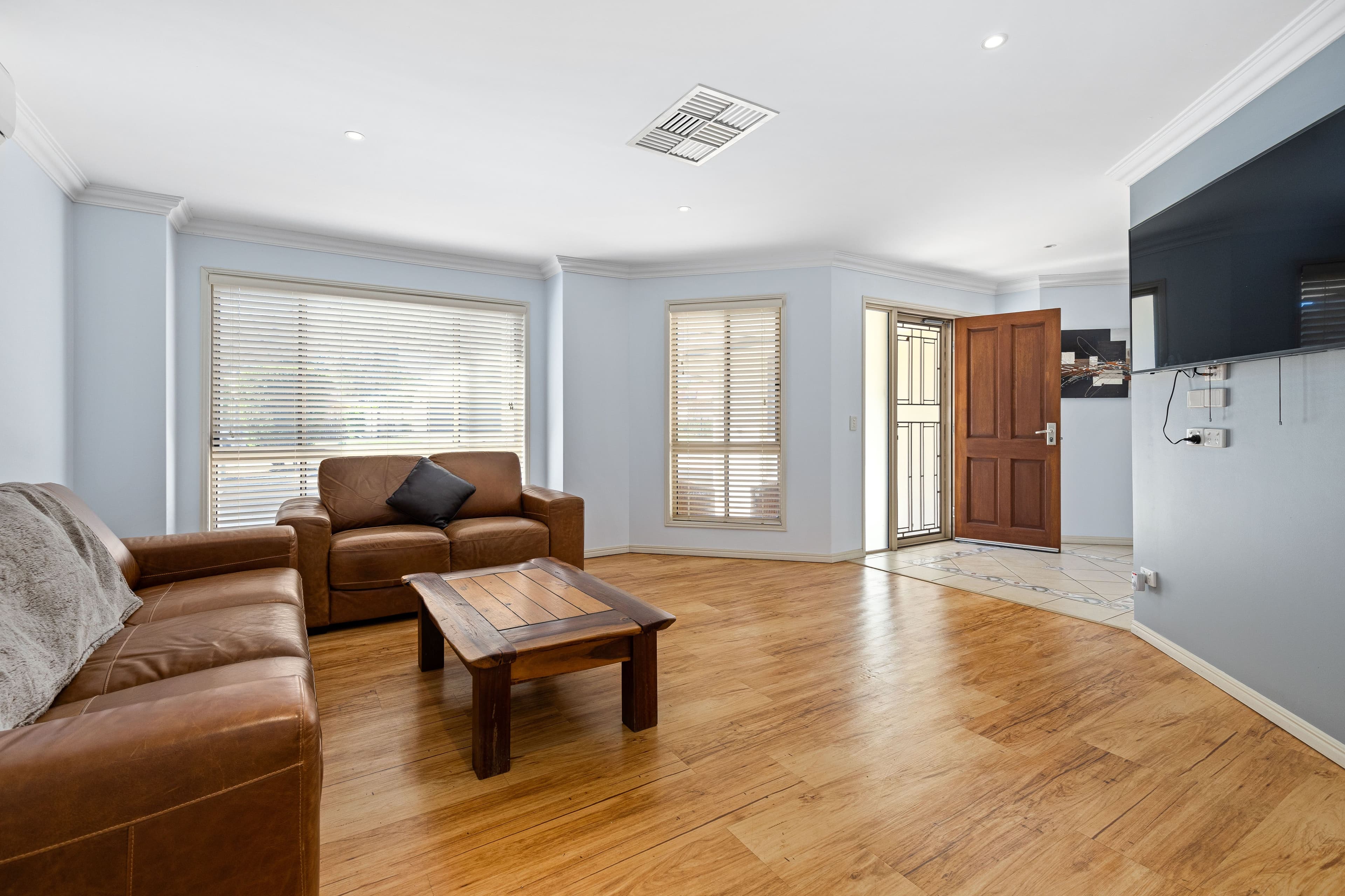 49 Crinum Crescent, Emerald QLD 4720, Emerald - Thumbnail 3