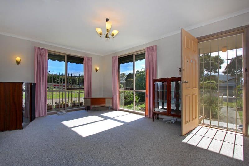 142 Seventh Avenue, ROSEBUD VIC 3939, Rosebud - Thumbnail 2