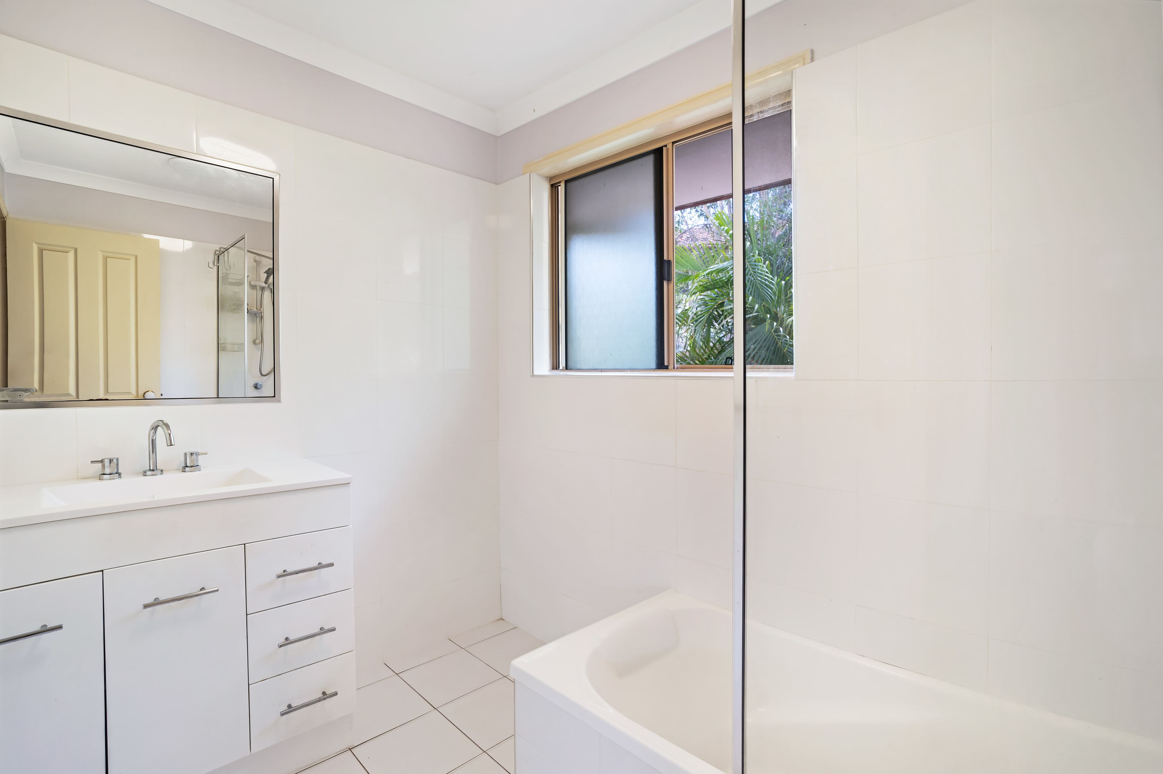 125-129 Overland Drive, Edens Landing QLD 4207, Edens Landing - Thumbnail 3