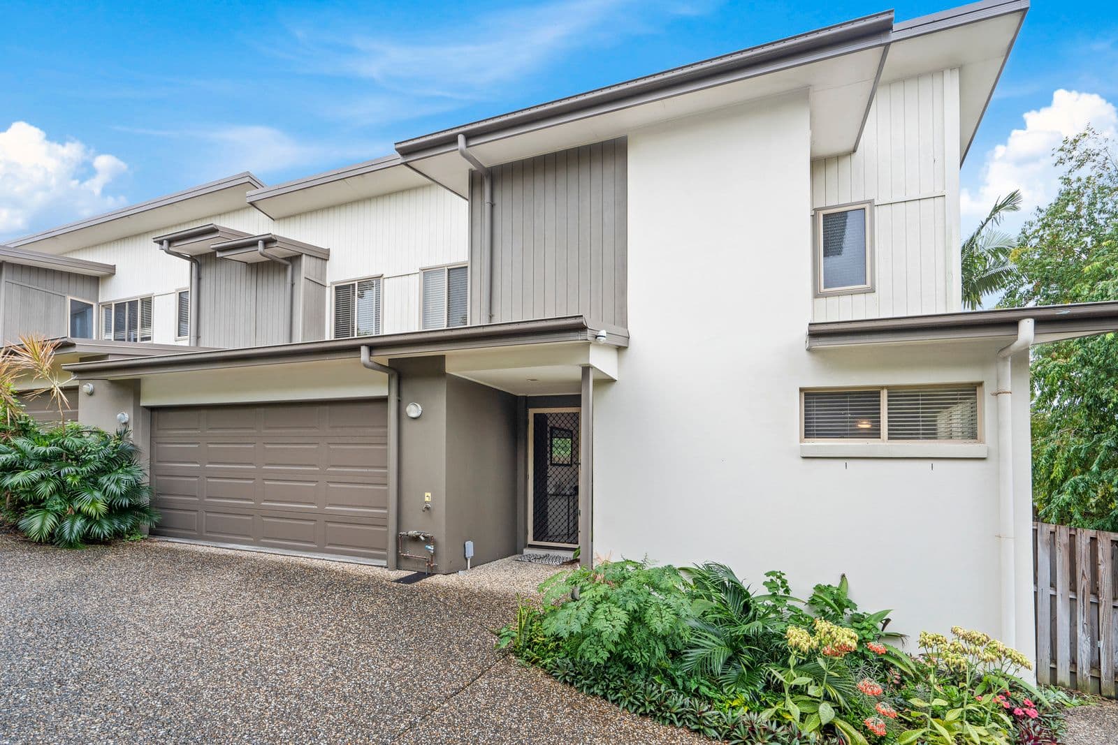 27 Government Road, Labrador QLD 4215, Labrador - Image 1