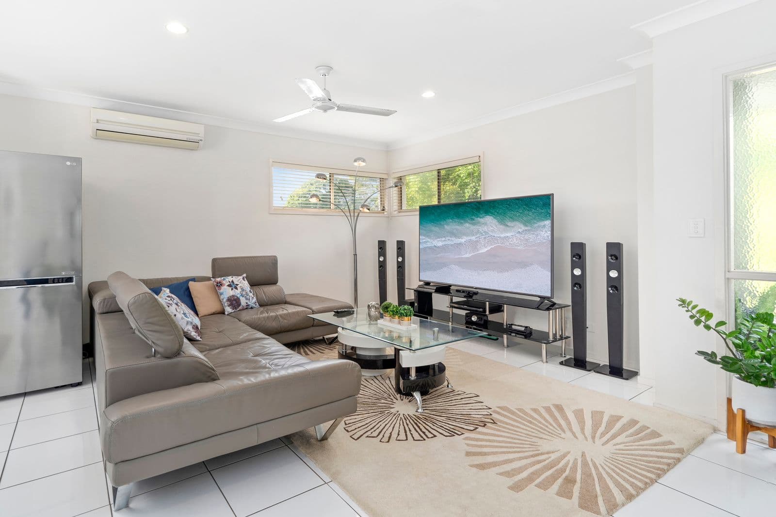 27 Government Road, Labrador QLD 4215, Labrador - Thumbnail 2