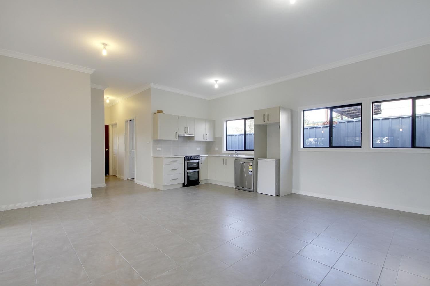 92 Wade Street, CROOKWELL NSW 2583, Crookwell - Thumbnail 4